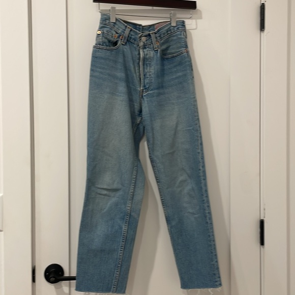 True vintage Levi’s jeans - Picture 1 of 13